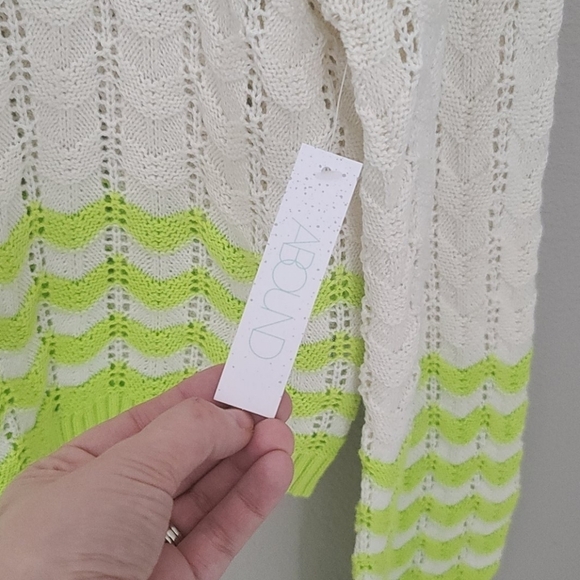 Abound Crewneck Ivory and Lime Green Sweater NWT - Picture 4 of 6